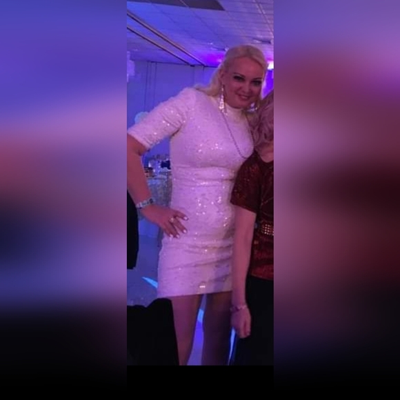 Dress - Picture 4 of 4